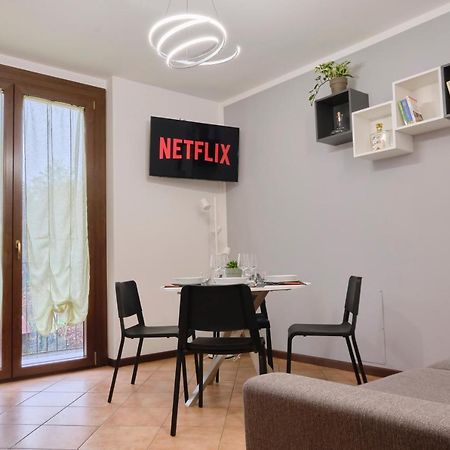 شقة 10' From Malpensa Casa Moderna, Netflix & Wi-Fi Casorate Sempione المظهر الخارجي الصورة