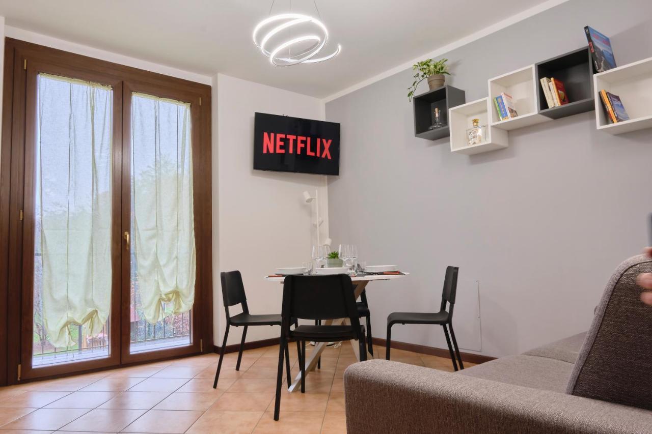 شقة 10' From Malpensa Casa Moderna, Netflix & Wi-Fi Casorate Sempione المظهر الخارجي الصورة